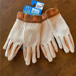 Riding Gloves purchased from Dover Saddlery size 5